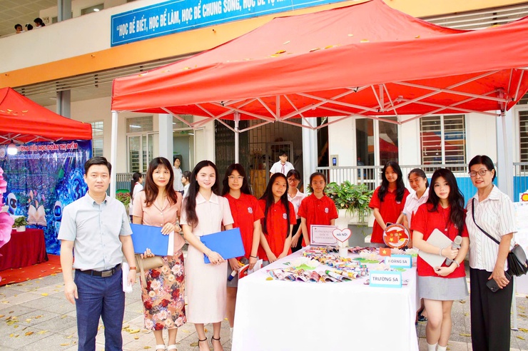 Phường Phú Thượng sôi nổi tổ chức ngày hội sách và văn hóa đọc Việt Nam năm 2026 – lan tỏa tri thức, khơi nguồn đam mê đọc sách- Ảnh 15.