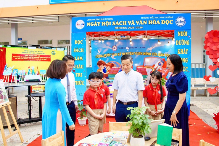 Phường Phú Thượng sôi nổi tổ chức ngày hội sách và văn hóa đọc Việt Nam năm 2026 – lan tỏa tri thức, khơi nguồn đam mê đọc sách- Ảnh 8.