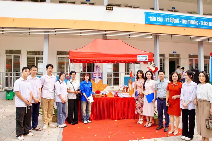 Phường Phú Thượng sôi nổi tổ chức ngày hội sách và văn hóa đọc Việt Nam năm 2026 – lan tỏa tri thức, khơi nguồn đam mê đọc sách- Ảnh 13.