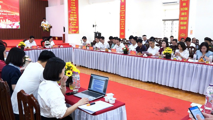 Ban Tuyên giáo và Dân vận Thành ủy tổ chức hội nghị làm việc với Thường vụ Đảng ủy xã Dân Hòa và 10 xã có diện tích đất thuộc Dự án Khu đô thị Thể thao Olympic.- Ảnh 12.