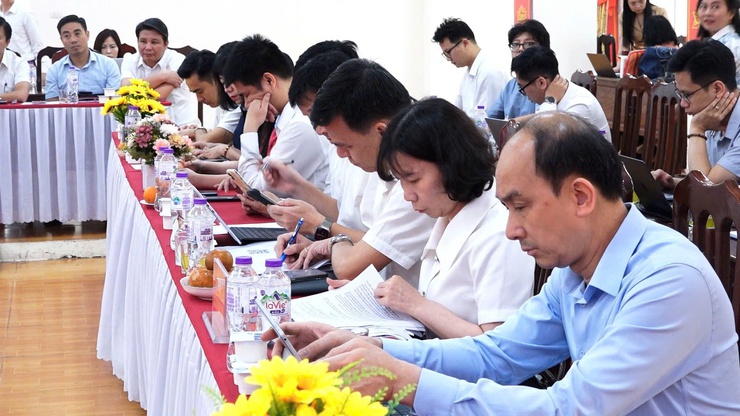 Ban Tuyên giáo và Dân vận Thành ủy tổ chức hội nghị làm việc với Thường vụ Đảng ủy xã Dân Hòa và 10 xã có diện tích đất thuộc Dự án Khu đô thị Thể thao Olympic.- Ảnh 11.