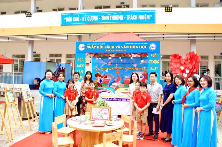 Phường Phú Thượng sôi nổi tổ chức ngày hội sách và văn hóa đọc Việt Nam năm 2026 – lan tỏa tri thức, khơi nguồn đam mê đọc sách- Ảnh 12.