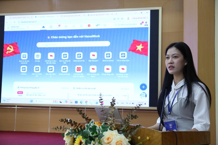 XÃ SÓC SƠN TẬP HUẤN TRIỂN KHAI KHÔNG GIAN LÀM VIỆC SỐ HANOIWORK, THÚC ĐẨY CHUYỂN ĐỔI SỐ Ở CƠ SỞ- Ảnh 4.