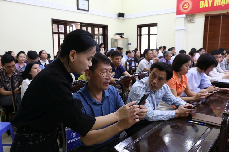 XÃ SÓC SƠN TẬP HUẤN TRIỂN KHAI KHÔNG GIAN LÀM VIỆC SỐ HANOIWORK, THÚC ĐẨY CHUYỂN ĐỔI SỐ Ở CƠ SỞ- Ảnh 5.