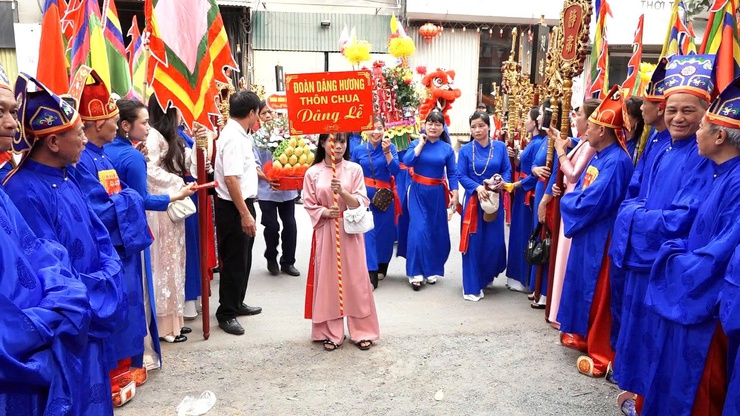 Nghi thức tiếp nhận mã - điểm nhấn văn hóa tâm linh tại Lễ hội Bình Đà- Ảnh 3.