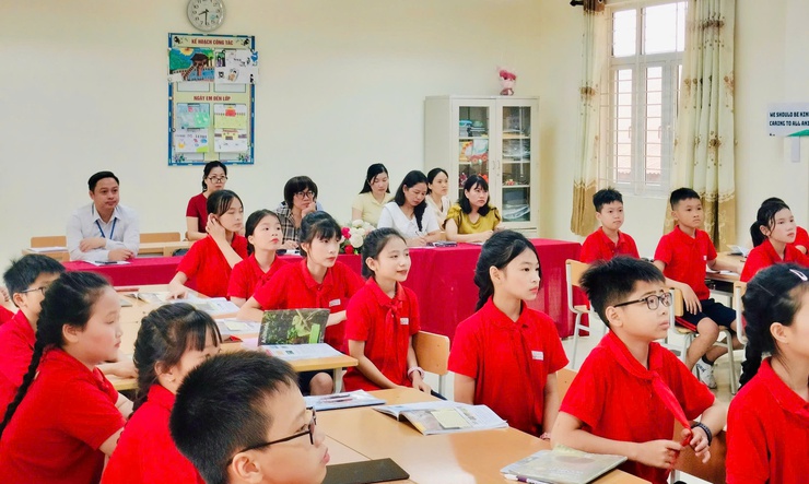 NAM PHÙ: SÔI NỔI CHUYÊN ĐỀ TIẾNG ANH CẤP XÃ – KHI LỚP HỌC TRỞ THÀNH "THẾ GIỚI ĐỘNG VẬT" ĐẦY SẮC MÀU- Ảnh 4.