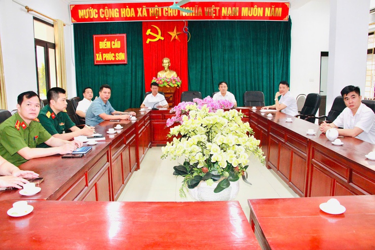 Hội nghị trực tuyến phiên họp thường kỳ tháng 4.2026 của UBND thành phố Hà Nội- Ảnh 1.