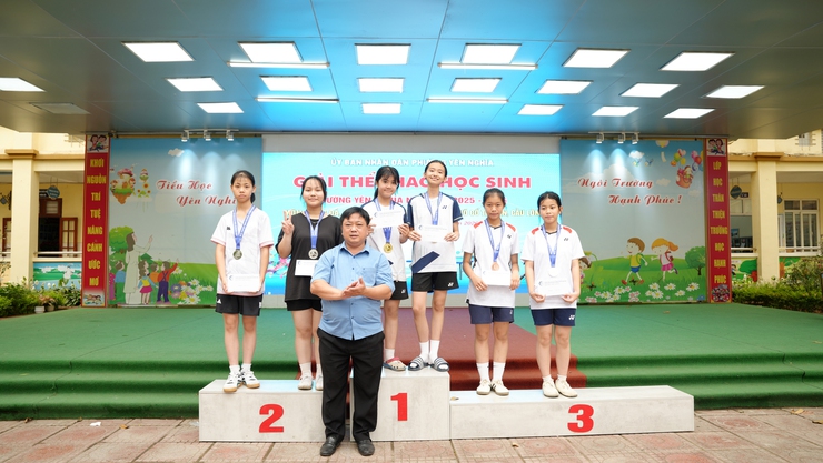 Phường Yên Nghĩa tổ chức thành công giải cầu lông học sinh năm học 2025 -2026
- Ảnh 3.