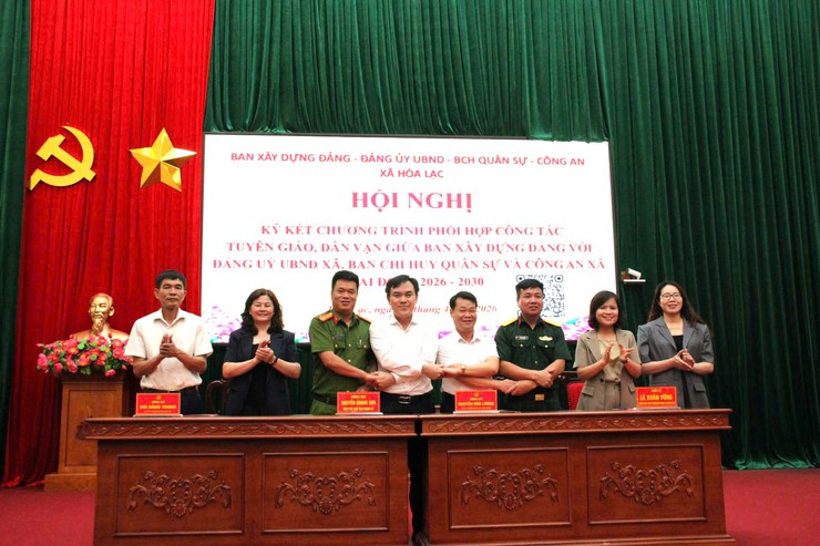 Hòa Lạc ký kết chương trình phối hợp công tác tuyên giáo, dân vận giai đoạn 2026–2030- Ảnh 9.