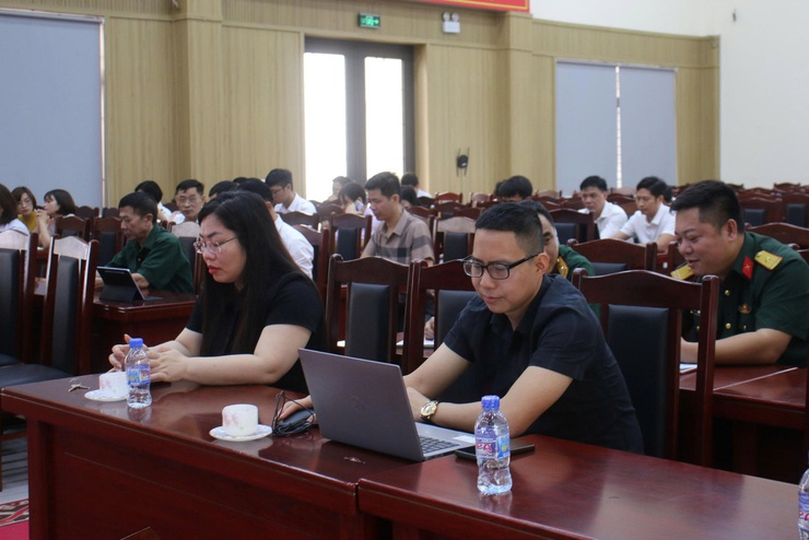 Xã Tiến Thắng tổ chức tập huấn chuyển đổi số và triển khai phong trào Bình dân học vụ số năm 2026- Ảnh 2.