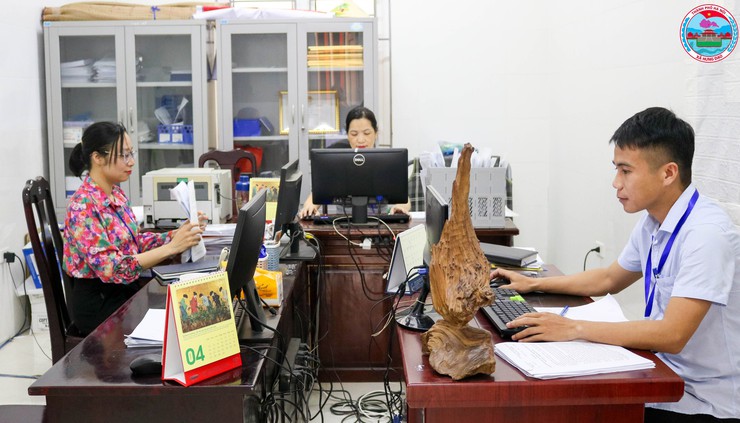 UBND xã Hưng Đạo tổ chức kiểm tra công vụ đột xuất tại Trường Tiểu học Tân Hòa và Trạm Y tế xã- Ảnh 5.