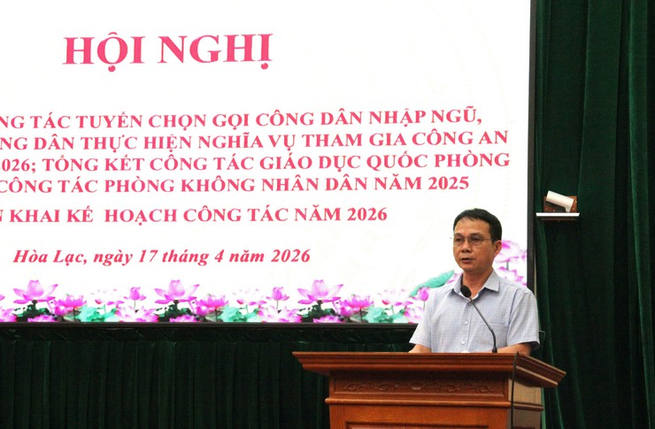 Hòa Lạc - Khen thưởng 12 tập thể và 10 cá nhân có thành tích xuất sắc trong công tác tuyển chọn, gọi công dân nhập ngũ năm 2026./.- Ảnh 3.