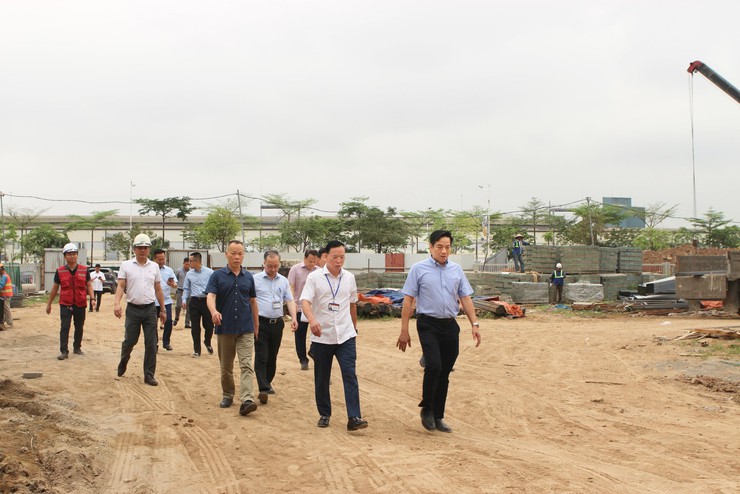 Bám sát hiện trường, đốc thúc tiến độ thi công tại các công trình trọng điểm- Ảnh 1.