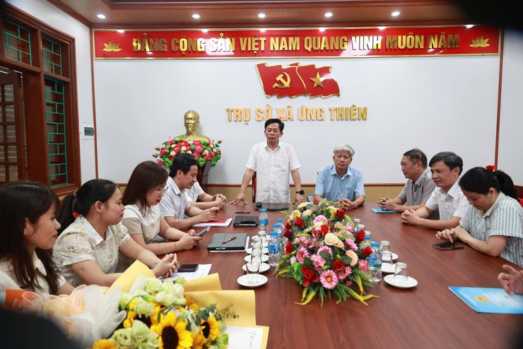 UBND xã Ứng Thiên công bố quyết định bổ nhiệm cán bộ lãnh đạo, quản lý- Ảnh 3.