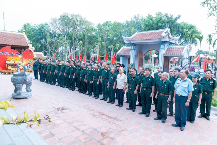 HỘI CỰU CHIẾN BINH XÃ ỨNG THIÊN TỔ CHỨC CÁC HOẠT ĐỘNG THIẾT THỰC CHÀO MỪNG NGÀY GIẢI PHÓNG MIỀN NAM, THỐNG NHẤT ĐẤT NƯỚC- Ảnh 1.