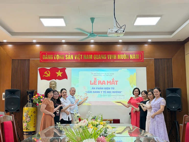 Chi bộ trường Tiểu học Tam Hiệp ra mắt ấn phẩm điện tử “Cẩm nang Y tế học đường”- Ảnh 1.