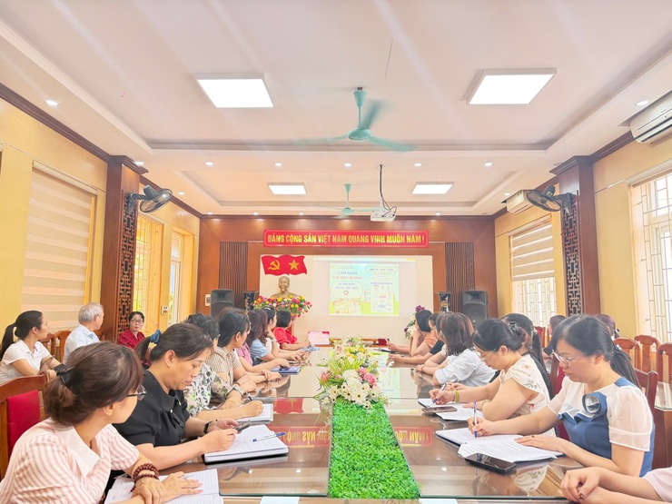 Chi bộ trường Tiểu học Tam Hiệp ra mắt ấn phẩm điện tử “Cẩm nang Y tế học đường”- Ảnh 2.