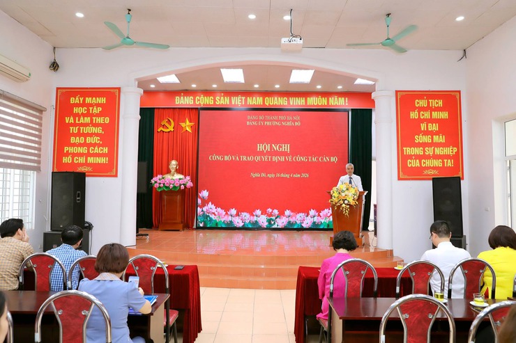 Phường Nghĩa Đô trao quyết định bổ nhiệm cán bộ lãnh đạo- Ảnh 3.