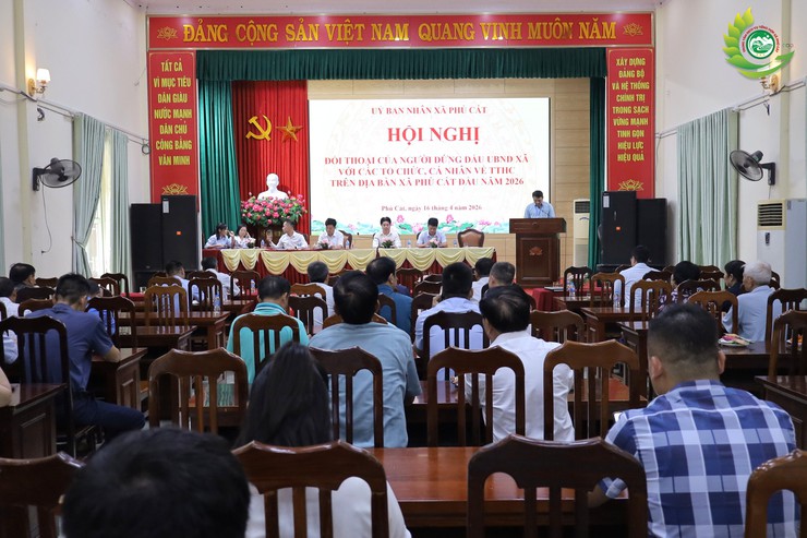 PHÚ CÁT: ĐỐI THOẠI TRỰC TIẾP NÂNG CAO CHẤT LƯỢNG GIẢI QUYẾT THỦ TỤC HÀNH CHÍNH- Ảnh 1.