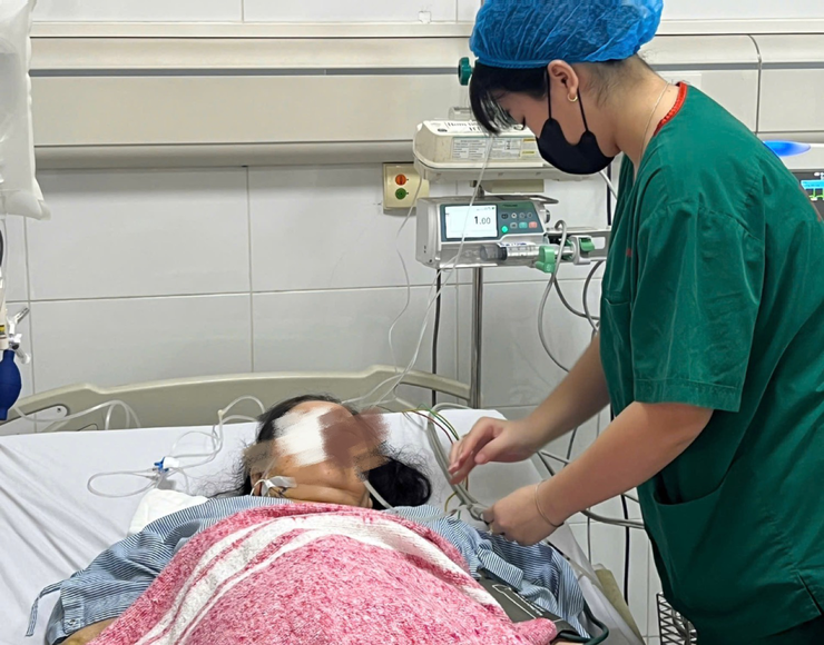 Bệnh viện đa khoa Đức Giang: Thay động mạch chủ bụng nhân tạo thành công cho người bệnh cao tuổi- Ảnh 2.