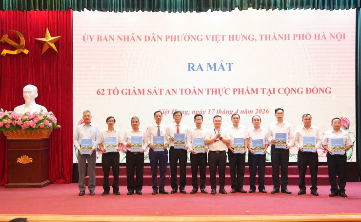 PHƯỜNG VIỆT HƯNG TỔNG LỰC RA QUÂN THÁNG HÀNH ĐỘNG VÌ AN TOÀN THỰC PHẨM 2026: QUẢN LÝ BẰNG MÔ HÌNH, KIỂM SOÁT BẰNG DỮ LIỆU- Ảnh 11.
