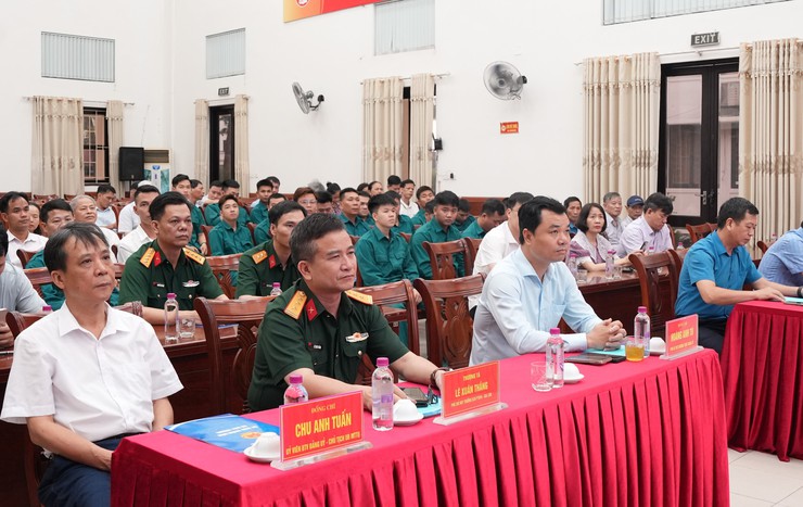 Bát Tràng hoàn thành 100% chỉ tiêu tuyển quân năm 2026- Ảnh 1.