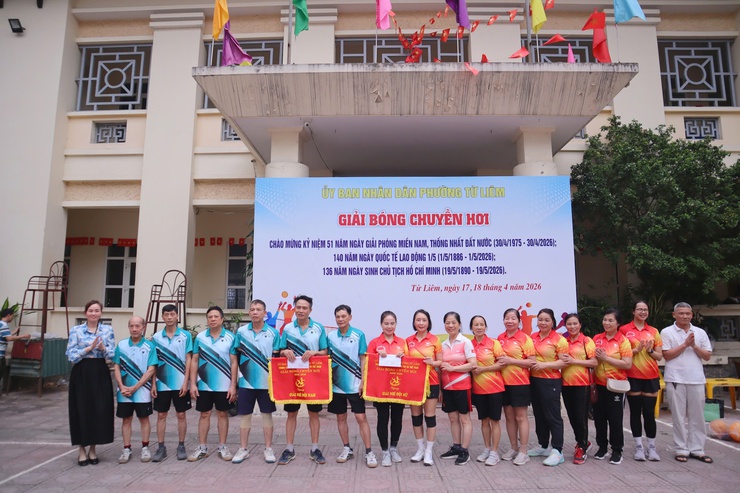 Giải bóng chuyền hơi phường Từ Liêm năm 2026 diễn ra sôi nổi, lan tỏa tinh thần đoàn kết- Ảnh 5.