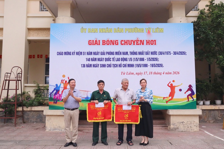 Giải bóng chuyền hơi phường Từ Liêm năm 2026 diễn ra sôi nổi, lan tỏa tinh thần đoàn kết- Ảnh 6.