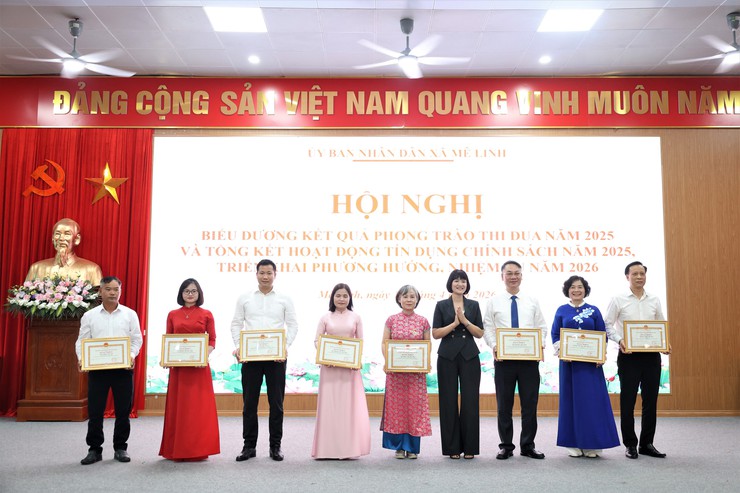 MÊ LINH TỔ CHỨC HỘI NGHỊ BIỂU DƯƠNG KẾT QUẢ PHONG TRÀO THI ĐUA NĂM 2025, TỔNG KẾT HOẠT ĐỘNG TÍN DỤNG CHÍNH SÁCH NĂM 2025, TRIỂN KHAI, PHƯƠNG HƯỚNG NHIỆM VỤ NĂM 2026- Ảnh 4.