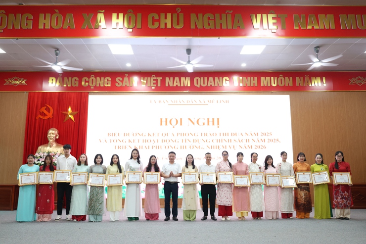 MÊ LINH TỔ CHỨC HỘI NGHỊ BIỂU DƯƠNG KẾT QUẢ PHONG TRÀO THI ĐUA NĂM 2025, TỔNG KẾT HOẠT ĐỘNG TÍN DỤNG CHÍNH SÁCH NĂM 2025, TRIỂN KHAI, PHƯƠNG HƯỚNG NHIỆM VỤ NĂM 2026- Ảnh 7.