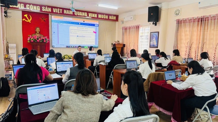 CHUYỆN NHỎ Ở TRƯỜNG MẦM NON THỊNH LIỆT: KHI CÔNG NGHỆ TRỞ THÀNH NHỊP CẦU YÊU THƯƠNG- Ảnh 4.