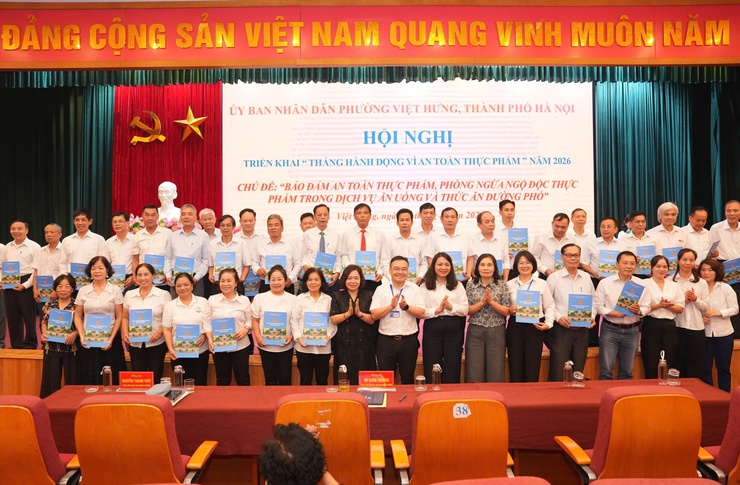 PHƯỜNG VIỆT HƯNG TỔNG LỰC RA QUÂN THÁNG HÀNH ĐỘNG VÌ AN TOÀN THỰC PHẨM 2026: QUẢN LÝ BẰNG MÔ HÌNH, KIỂM SOÁT BẰNG DỮ LIỆU- Ảnh 12.