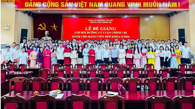 121 học viên hoàn thành lớp bồi dưỡng lý luận chính trị dành cho đảng viên mới khóa II/2026- Ảnh 2.