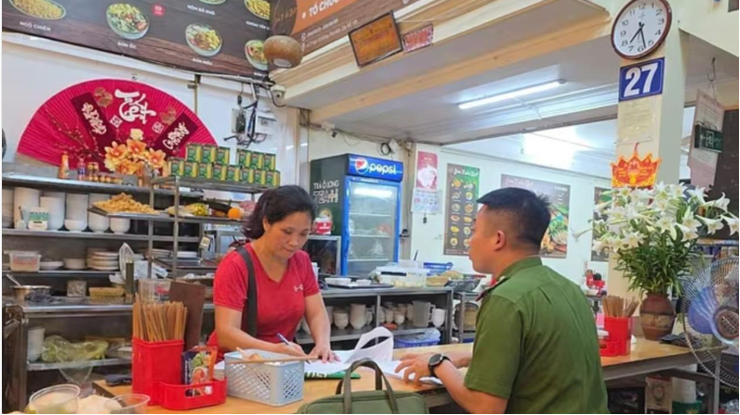 Phường Tây Hồ (Hà Nội): Xử phạt gần 600 triệu đồng các lỗi vi phạm trật tự đô thị trong 3 tháng đầu năm 2026- Ảnh 7.