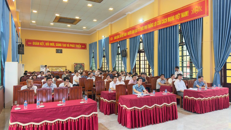 Hương Sơn: Hơn 100 cán bộ tham gia tập huấn sử dụng không gian làm việc số HanoiWork- Ảnh 1.