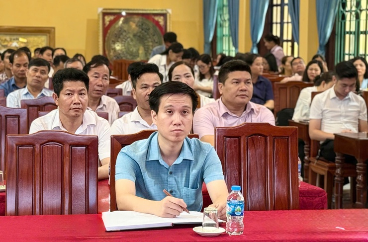 Hương Sơn: Hơn 100 cán bộ tham gia tập huấn sử dụng không gian làm việc số HanoiWork- Ảnh 2.