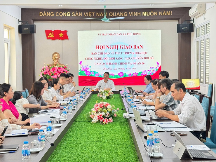 UBND xã Phù Đổng tổ chức Hội nghị giao ban Ban Chỉ đạo về phát triển khoa học, đổi mới sáng tạo, chuyển đổi số, cải cách hành chính và Đề án 06- Ảnh 3.