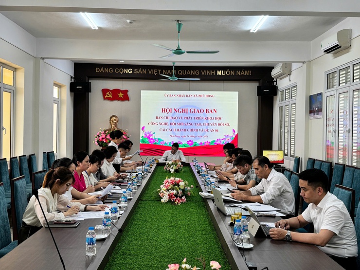 UBND xã Phù Đổng tổ chức Hội nghị giao ban Ban Chỉ đạo về phát triển khoa học, đổi mới sáng tạo, chuyển đổi số, cải cách hành chính và Đề án 06- Ảnh 2.