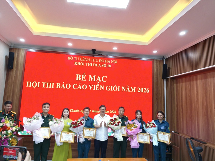 Thí sinh Hoàng Minh Hằng, đại diện BCHQS xã Thanh Trì đạt giải Nhì Hội thi Báo cáo viên giỏi năm 2026 – Khối thi đua số 18- Ảnh 5.