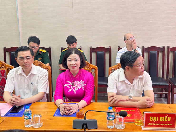 Thí sinh Hoàng Minh Hằng, đại diện BCHQS xã Thanh Trì đạt giải Nhì Hội thi Báo cáo viên giỏi năm 2026 – Khối thi đua số 18- Ảnh 2.