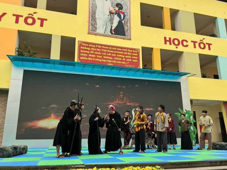 Chương trình giới thiệu - biểu diễn vở diễn được chuyển thể từ các tác phẩm văn học nổi tiếng của Việt Nam và thế giới tại trường Tiểu học Thăng Long - Ảnh 3.