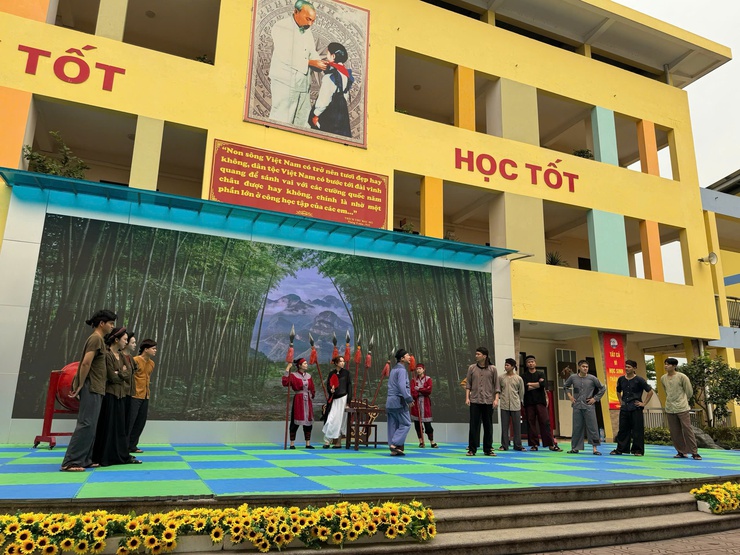 Chương trình giới thiệu - biểu diễn vở diễn được chuyển thể từ các tác phẩm văn học nổi tiếng của Việt Nam và thế giới tại trường Tiểu học Thăng Long - Ảnh 5.