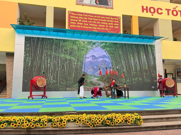 Chương trình giới thiệu - biểu diễn vở diễn được chuyển thể từ các tác phẩm văn học nổi tiếng của Việt Nam và thế giới tại trường Tiểu học Thăng Long - Ảnh 6.