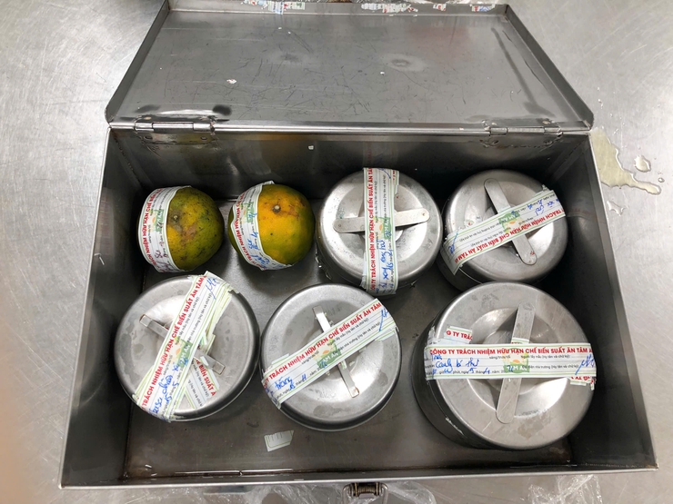 Phường Ngọc Hà tiếp tục đẩy mạnh kiểm tra đột xuất công tác ATTP tại các cơ sở giáo dục- Ảnh 4.