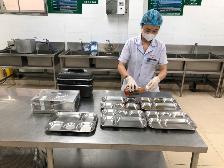 Phường Ngọc Hà tiếp tục đẩy mạnh kiểm tra đột xuất công tác ATTP tại các cơ sở giáo dục- Ảnh 5.