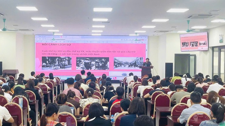 Khai mạc lớp bồi dưỡng lý luận chính trị cho Đảng viên mới khóa I năm 2026 tại xã Gia Lâm- Ảnh 2.