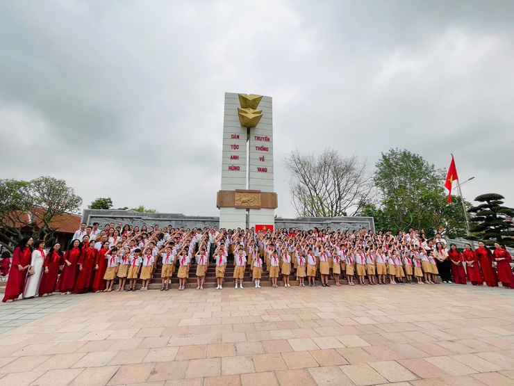 LỄ KẾT NẠP ĐỘI VIÊN TẠI DI TÍCH LỊCH SỬ QUỐC GIA BA MŨI TÊN ĐỒNG- Ảnh 9.