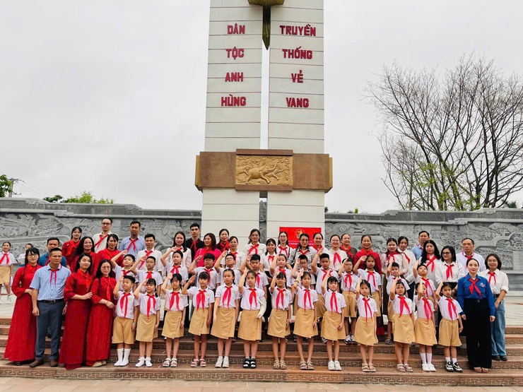 LỄ KẾT NẠP ĐỘI VIÊN TẠI DI TÍCH LỊCH SỬ QUỐC GIA BA MŨI TÊN ĐỒNG- Ảnh 8.