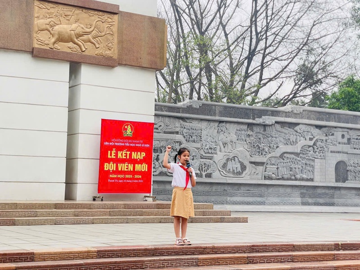 LỄ KẾT NẠP ĐỘI VIÊN TẠI DI TÍCH LỊCH SỬ QUỐC GIA BA MŨI TÊN ĐỒNG- Ảnh 2.