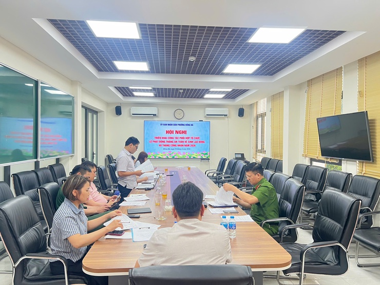Phường Hồng Hà tổ chức hội nghị triển khai công tác phối hợp tổ chức lễ phát động tháng an toàn vệ sinh lao động và tháng công nhân năm 2026- Ảnh 1.